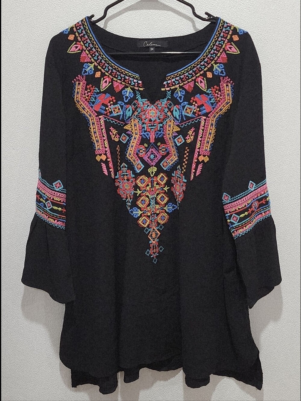 Caleoas Embroidered Pullover Top Size 3X Textured Flared Sleeves Boho Artsy